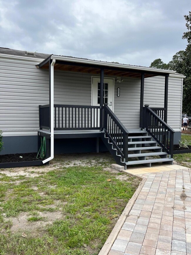 8945 Timber Ln in Navarre, FL - Building Photo - Building Photo