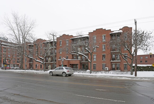 Habitations Edmond Hamelin in Montréal, QC - Building Photo - Building Photo