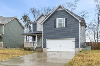 1864 Rains Rd in Clarksville, TN - Building Photo - Building Photo