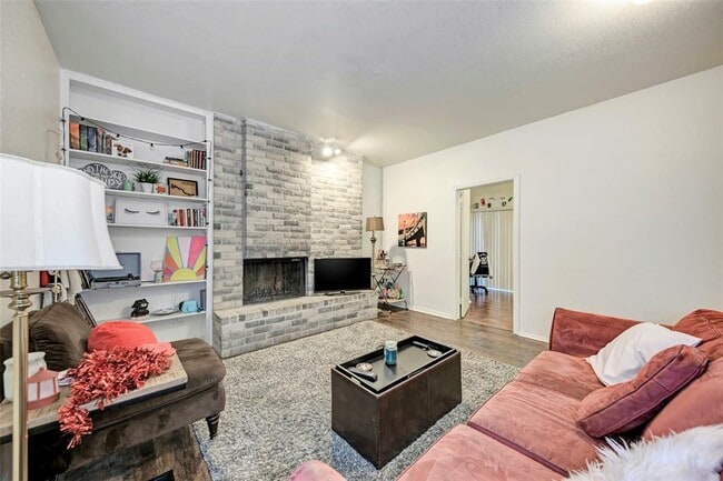 3102 Cedar St in Austin, TX - Building Photo - Building Photo