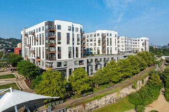 The Park at Southside Works in Pittsburgh, PA - Foto de edificio - Building Photo