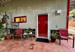 19440 W Stockton St in Sonora, CA - Building Photo