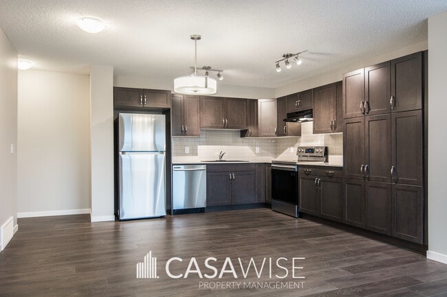 17230-1729A 9A Ave SW in Edmonton, AB - Building Photo - Building Photo