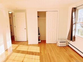 7 Grange St in Huntington, NY - Building Photo - Building Photo