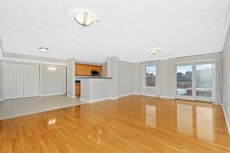 260 Main St in Malden, MA - Building Photo - Building Photo