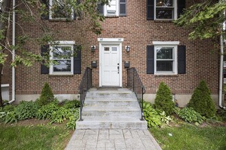 147 Lowell Ave in Newton, MA - Building Photo - Building Photo