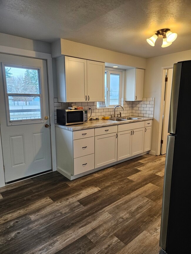 property at 15822 E Heroy Ave