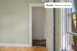 Private bedroom in 7 bed/2.5 bath Home in Boston, MA - Building Photo - Building Photo