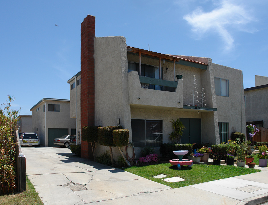 16832 Lynn St in Huntington Beach, CA - Building Photo