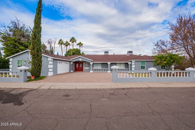 property at 1606 W Keim Dr