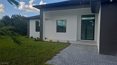 4102 12th St SW in Lehigh Acres, FL - Building Photo - Building Photo