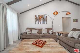 29846 Grandifloras Rd in Santa Clarita, CA - Building Photo - Building Photo