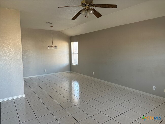 5204 Daybreak Dr in Killeen, TX - Building Photo - Building Photo