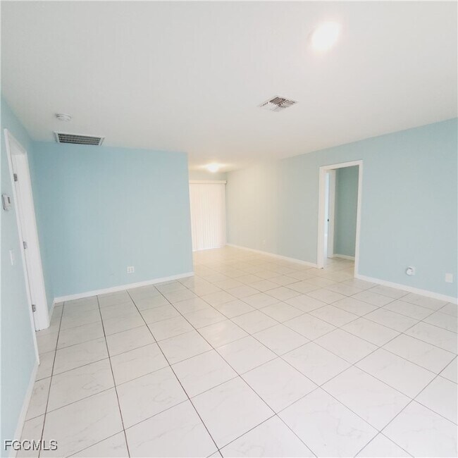 2435 Lola Ave S in Lehigh Acres, FL - Building Photo - Building Photo