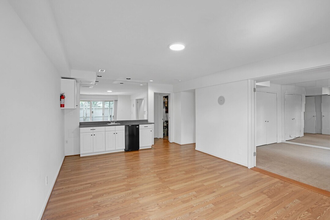 5224 Pooks Hill Rd, Unit Bethesda Luxury Condo in Bethesda, MD - Building Photo