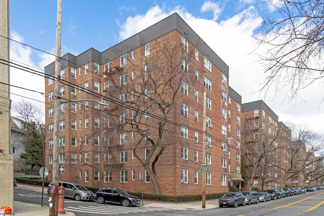 4295 Webster Ave