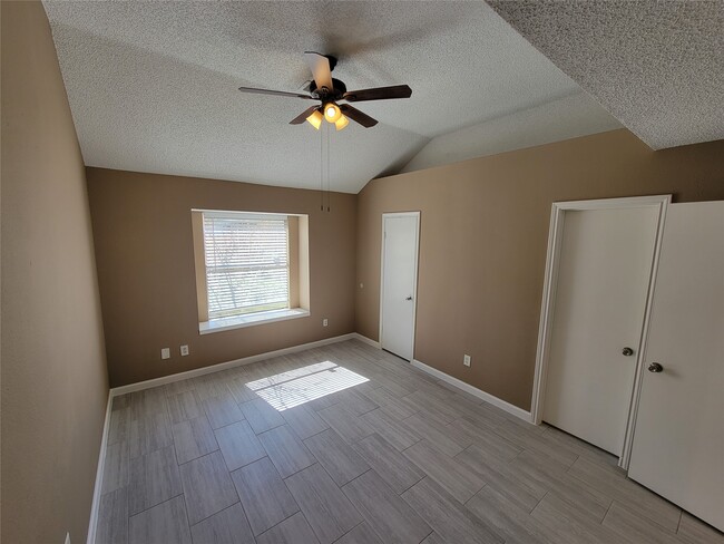 property at 5718 Fargo Dr