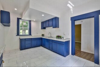 812 Fairbanks Ave in Cincinnati, OH - Foto de edificio - Building Photo