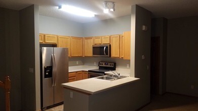 3624 Abercrombie Ln in Stillwater, MN - Building Photo - Building Photo