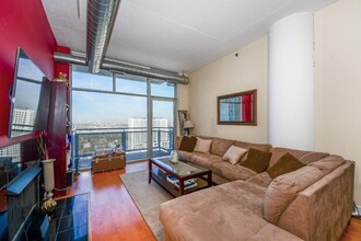 1305 S Michigan Ave in Chicago, IL - Building Photo - Building Photo