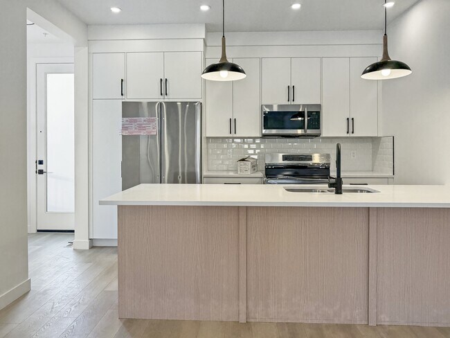 8304-8347 47 Ave NW in Calgary, AB - Building Photo - Building Photo