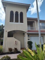 8521 Oakshade Cir in Ft. Myers, FL - Building Photo