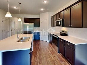 310 Willow Ln in Dallas, GA - Foto de edificio - Building Photo