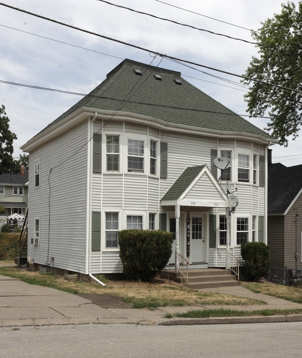 224-226 E 7th St in Davenport, IA - Foto de edificio