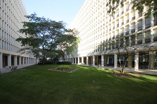 1451 E 55th St in Chicago, IL - Building Photo