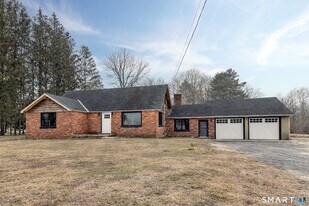 14 Browns Ln in North Canaan, CT - Building Photo