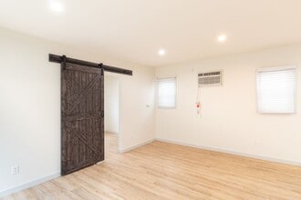 1208 Daisy Ave, Unit 12 in Long Beach, CA - Building Photo - Building Photo