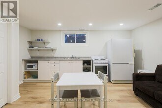 3 Minorca Pl in Toronto, ON - Building Photo - Building Photo