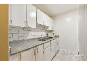 1850 Southmere Crescent E in Surrey, BC - Building Photo - Building Photo