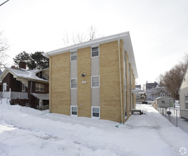 Charleville Apartments in Omaha, NE - Building Photo - Building Photo