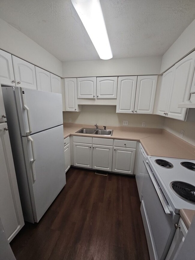 1219 Byrne Ave in Cookeville, TN - Foto de edificio - Building Photo