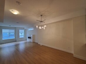 1670-1160 160 St in Surrey, BC - Building Photo - Building Photo