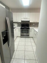 6245 SW Kendale Lakes Cir in Miami, FL - Building Photo - Building Photo