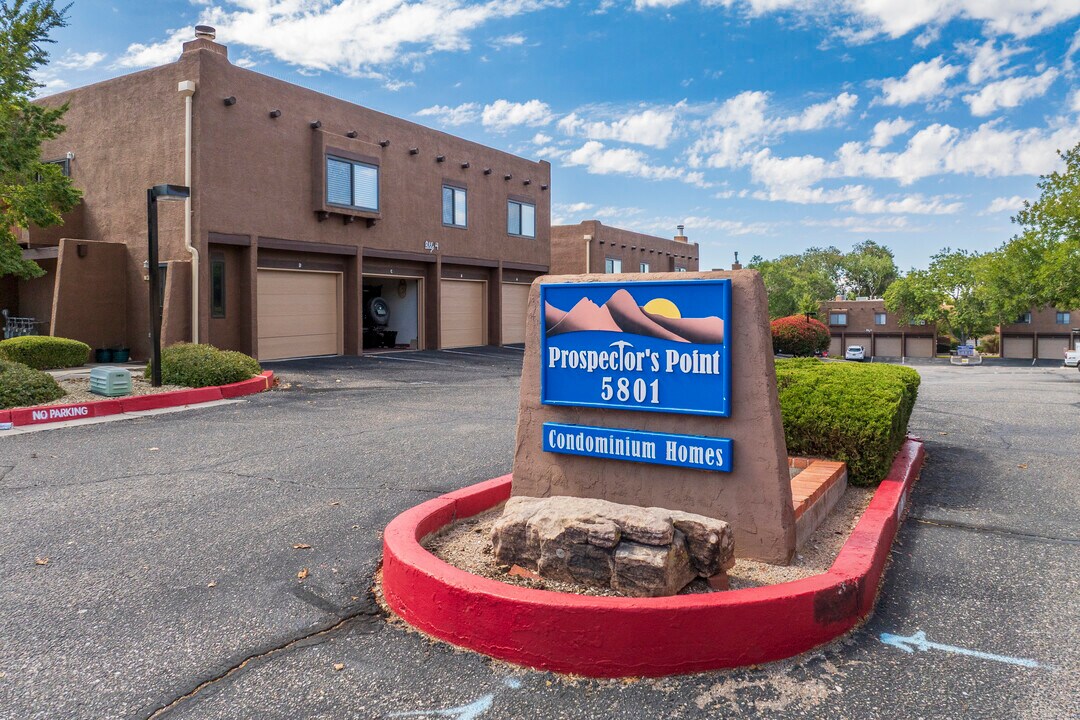 Prospector's Point in Albuquerque, NM - Building Photo