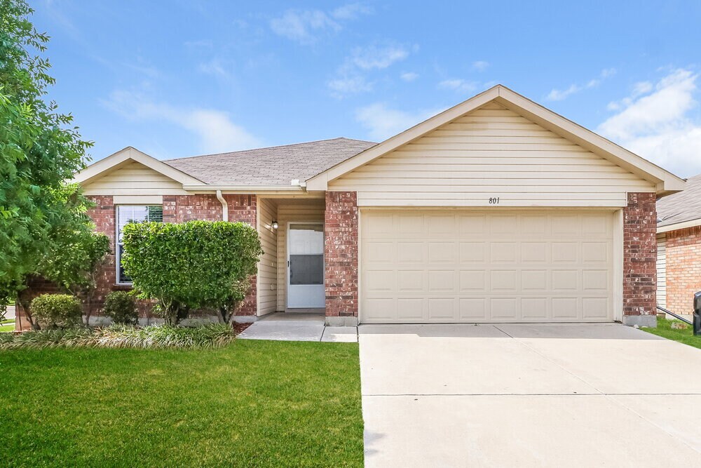 801 San Miguel Trail in Haslet, TX - Building Photo