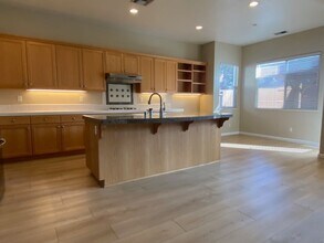 1648 Snow Goose Way in Roseville, CA - Building Photo - Building Photo
