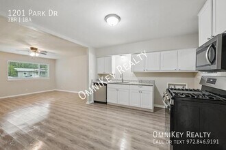 1201 Park Dr in Denison, TX - Building Photo - Building Photo