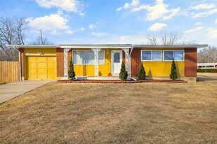 1547 Babcock Dr in Dellwood, MO - Building Photo