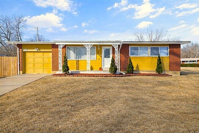 property at 1547 Babcock Dr