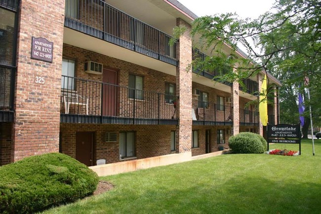 Grayslake Apartments in Grayslake, IL - Building Photo - Building Photo