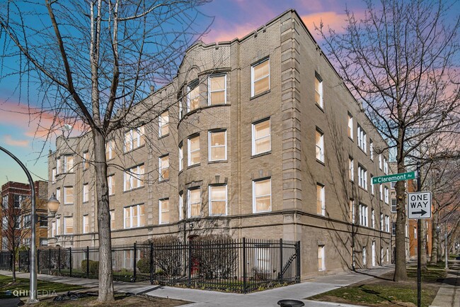 2316 W Rosemont Ave in Chicago, IL - Building Photo - Building Photo