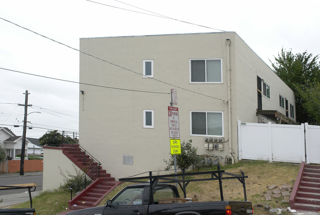 1743-1749 E 21st Ave in Oakland, CA - Building Photo - Building Photo