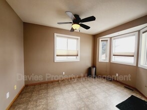 3645-3145 145 Ave NW in Edmonton, AB - Building Photo - Building Photo