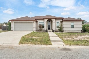 104 Running Bear Trail in Del Rio, TX - Building Photo