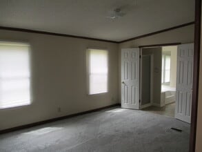 102 Thomas Jefferson Dr in Roanoke Rapids, NC - Building Photo - Building Photo