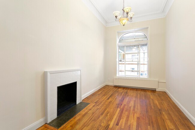 property at 59 E 73rd St